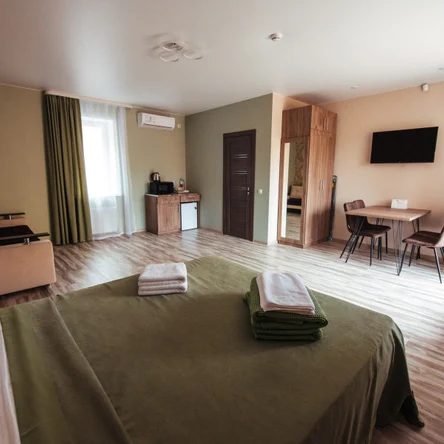 Семейный с отдельным входом №1